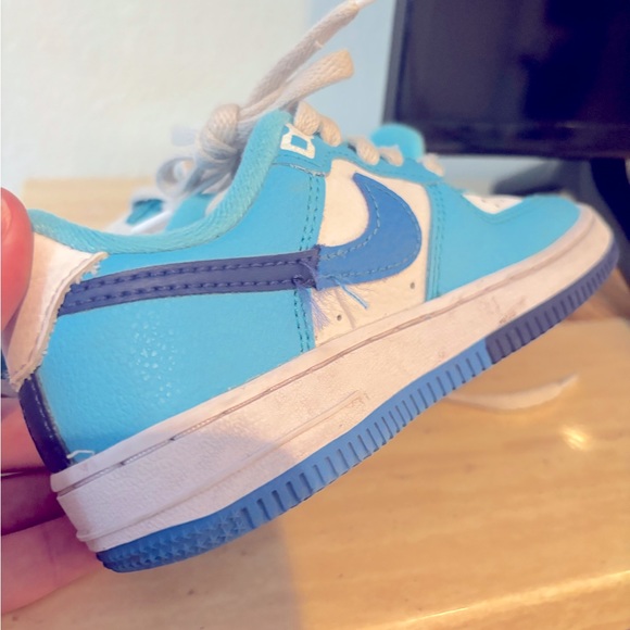 Nike Air Force 1 LV8 2 - Picture 3 of 3